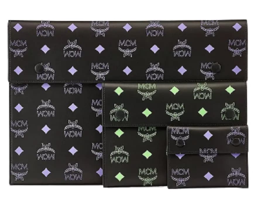 Túi MCM Pouch Trio in Color Splash Logo Leather MXZBASX04U6001 Túi MCM Pouch Trio in Color Splash Logo Leather MXZBASX04U6001