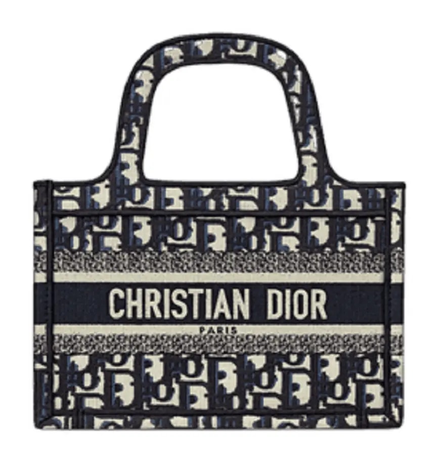 Túi Dior Book Tote Mini 'Blue Embroidery' S5475ZRIW-M928 — kich-thuoc: 22-5-cm-x-15-cm-x-6-cm Túi Dior Book Tote Mini 'Blue Embroidery' S5475ZRIW-M928 — kich-thuoc: 22-5-cm-x-15-cm-x-6-cm