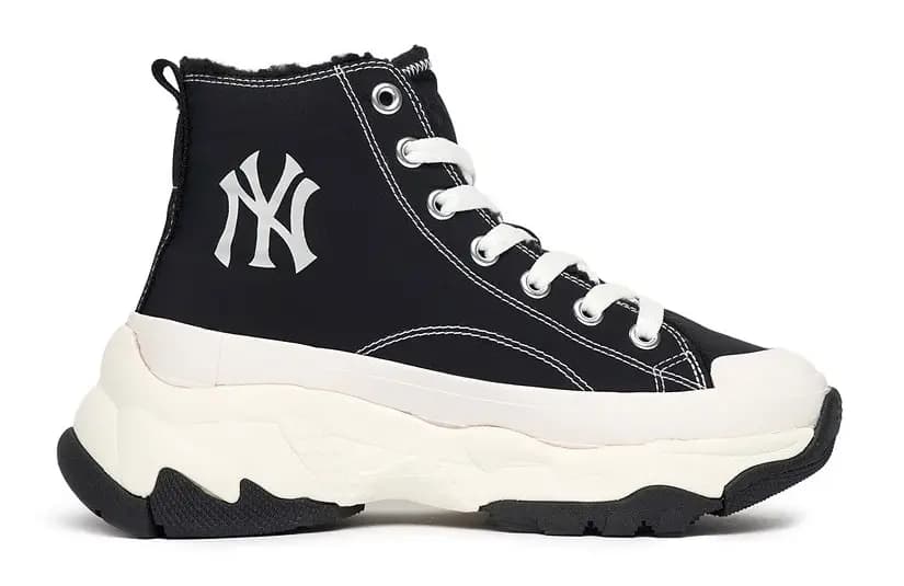 Giày MLB Chunky High Padding New York Yankees 3ASHU4216-50BKS Giày MLB Chunky High Padding New York Yankees 3ASHU4216-50BKS