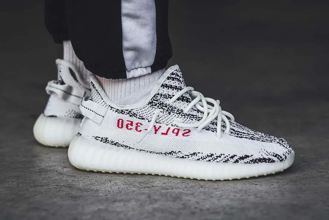 Review giày: Adidas Yeezy Boost 350 V2 Zebra Review giày: Adidas Yeezy Boost 350 V2 Zebra