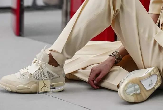 Off-White x Air Jordan 4 "Sail" Phiên bản đầu tiên của 2020 Off-White x Air Jordan 4 "Sail" Phiên bản đầu tiên của 2020