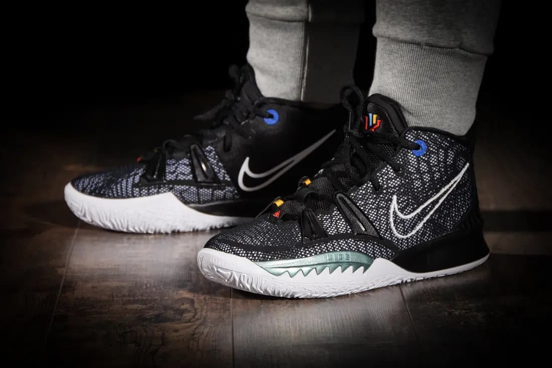 10 điều cần lưu ý khi mua Nike Kyrie 7 10 điều cần lưu ý khi mua Nike Kyrie 7