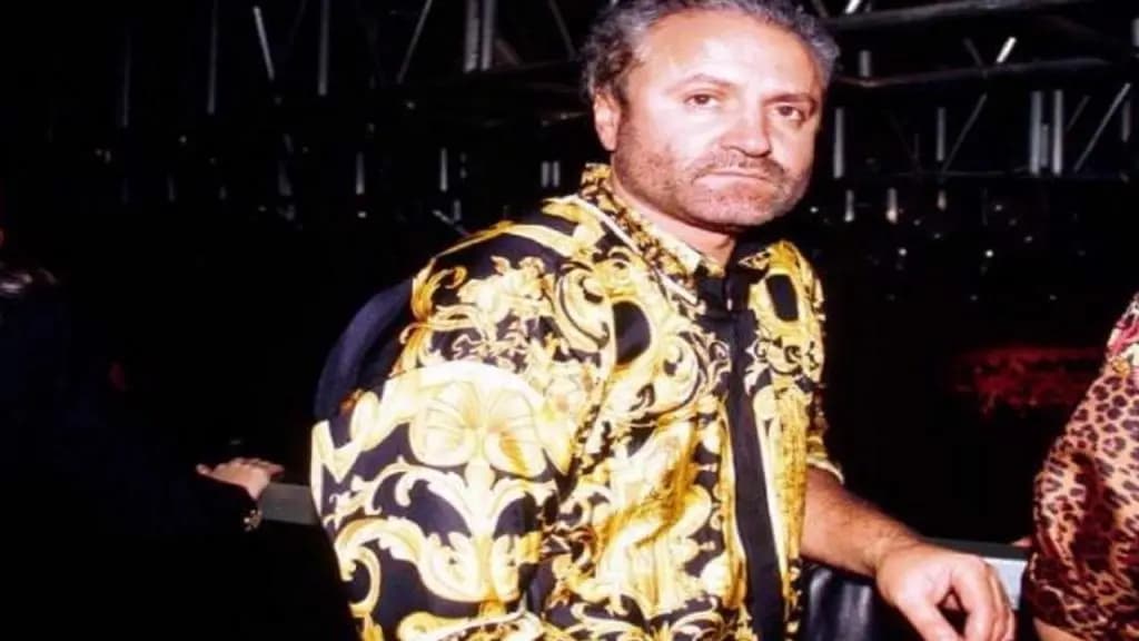 Những bí ẩn xung quanh cái chết của ông chủ hãng thời trang Italy "Versace" - Gianni Versace Những bí ẩn xung quanh cái chết của ông chủ hãng thời trang Italy "Versace" - Gianni Versace