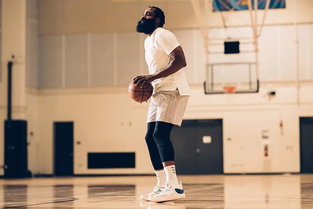 James Harden và adidas Harden Vol.5 với công nghệ “Futurenatural” mới James Harden và adidas Harden Vol.5 với công nghệ “Futurenatural” mới