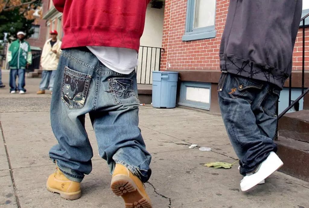 Nguồn gốc của văn hóa quần tụt, hip-hop hay lố lăng? Nguồn gốc của văn hóa quần tụt, hip-hop hay lố lăng?