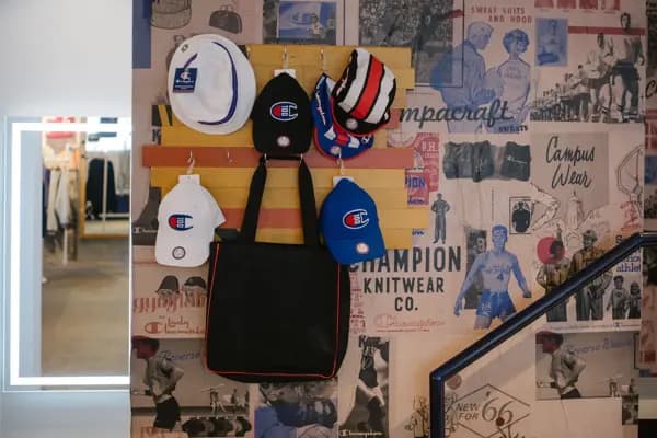 Champion: Nguồn gốc và sự hồi sinh của một thương hiệu lịch sử Champion: Nguồn gốc và sự hồi sinh của một thương hiệu lịch sử