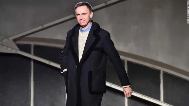 Raf Simons - biểu tượng thời trang sang trọng nhưng hạt rẻ của Adidas Raf Simons - biểu tượng thời trang sang trọng nhưng hạt rẻ của Adidas