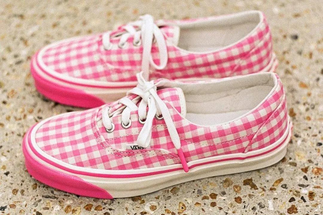 COMME des GARÇONS Girl x Vans với phiên bản phát hành mới nhất COMME des GARÇONS Girl x Vans với phiên bản phát hành mới nhất