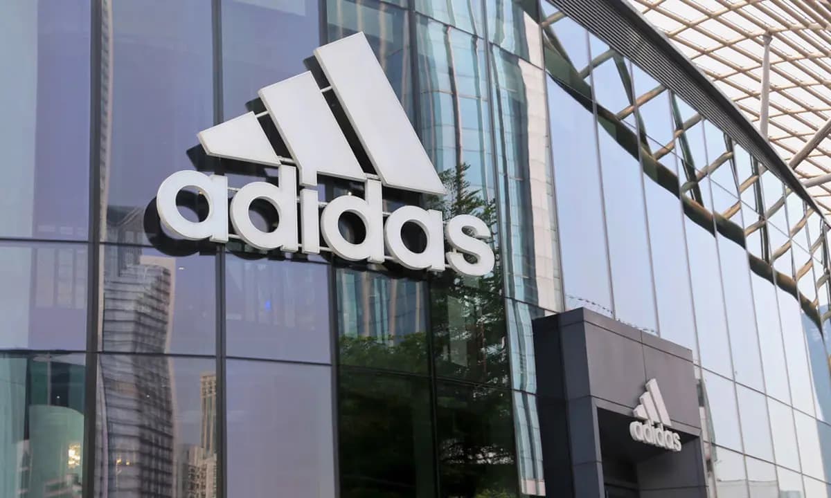 Adidas thông báo lợi nhuận 6 tỷ USD trong quý 2 2021 Adidas thông báo lợi nhuận 6 tỷ USD trong quý 2 2021