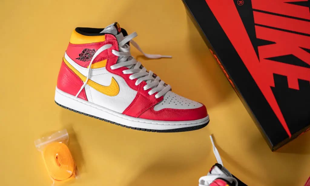 Legit check: Hướng dẫn cách phân biệt Air Jordan 1 Light Fusion Red Real và Fake Legit check: Hướng dẫn cách phân biệt Air Jordan 1 Light Fusion Red Real và Fake