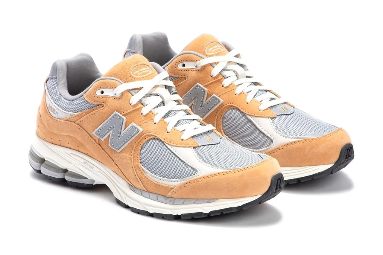 New Balance 2002R trở nên lột xác trong phối màu "Sweet Caramel" mới New Balance 2002R trở nên lột xác trong phối màu "Sweet Caramel" mới