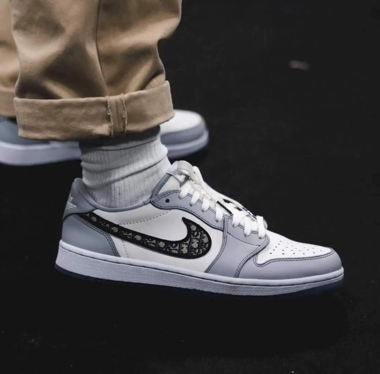 Legitcheck: Cách phân biệt Dior Air Jordan 1 Low Real và Fake Legitcheck: Cách phân biệt Dior Air Jordan 1 Low Real và Fake