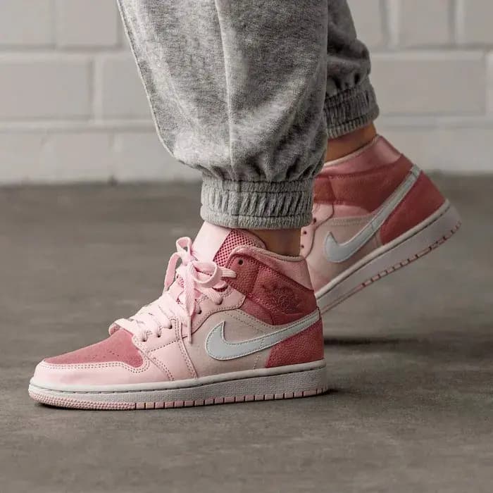 Air Jordan 1 Digital Pink với sự trở lại đầy ngọt ngào dành cho phái đẹp Air Jordan 1 Digital Pink với sự trở lại đầy ngọt ngào dành cho phái đẹp
