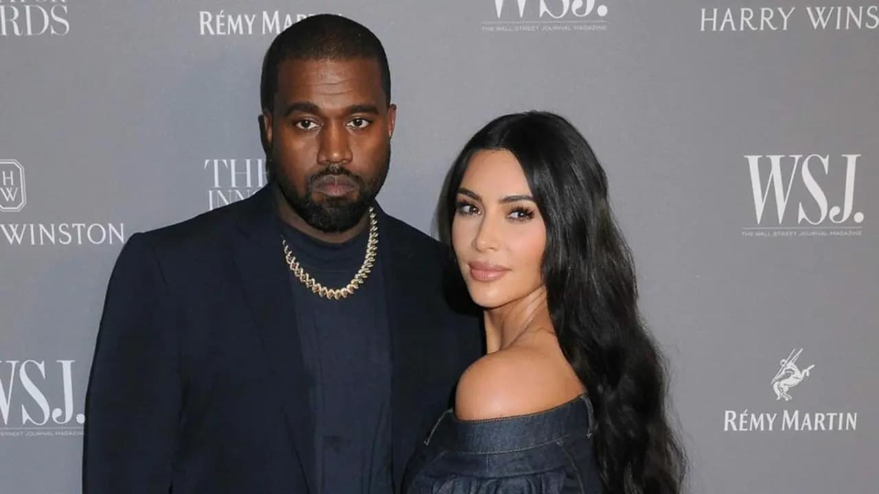 Kanye West “dìm hàng” adidas để quay về với Nike: Bến đỗ nào cho “Ông hoàng Yeezy” Kanye West “dìm hàng” adidas để quay về với Nike: Bến đỗ nào cho “Ông hoàng Yeezy”