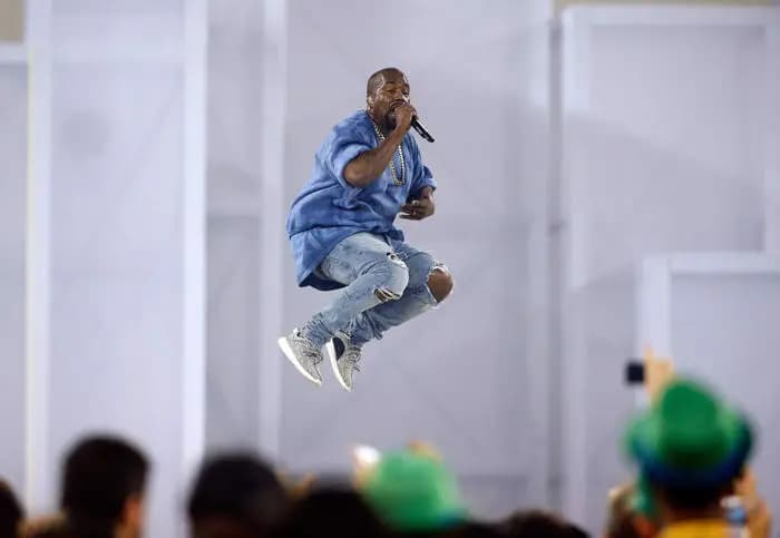 Vẻ đẹp đến từ tương lai của đôi giày adidas YEEZY 1020 Vẻ đẹp đến từ tương lai của đôi giày adidas YEEZY 1020