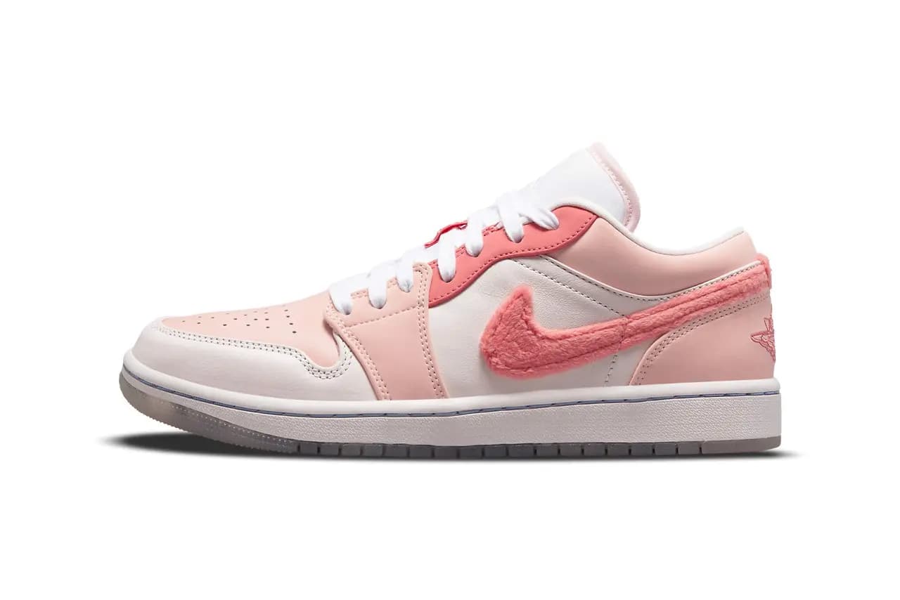 Chào đón phối màu Air Jordan 1 Low Swoosh hồng từ bộ sưu tập "Mighty Swooshers" của Nike Chào đón phối màu Air Jordan 1 Low Swoosh hồng từ bộ sưu tập "Mighty Swooshers" của Nike