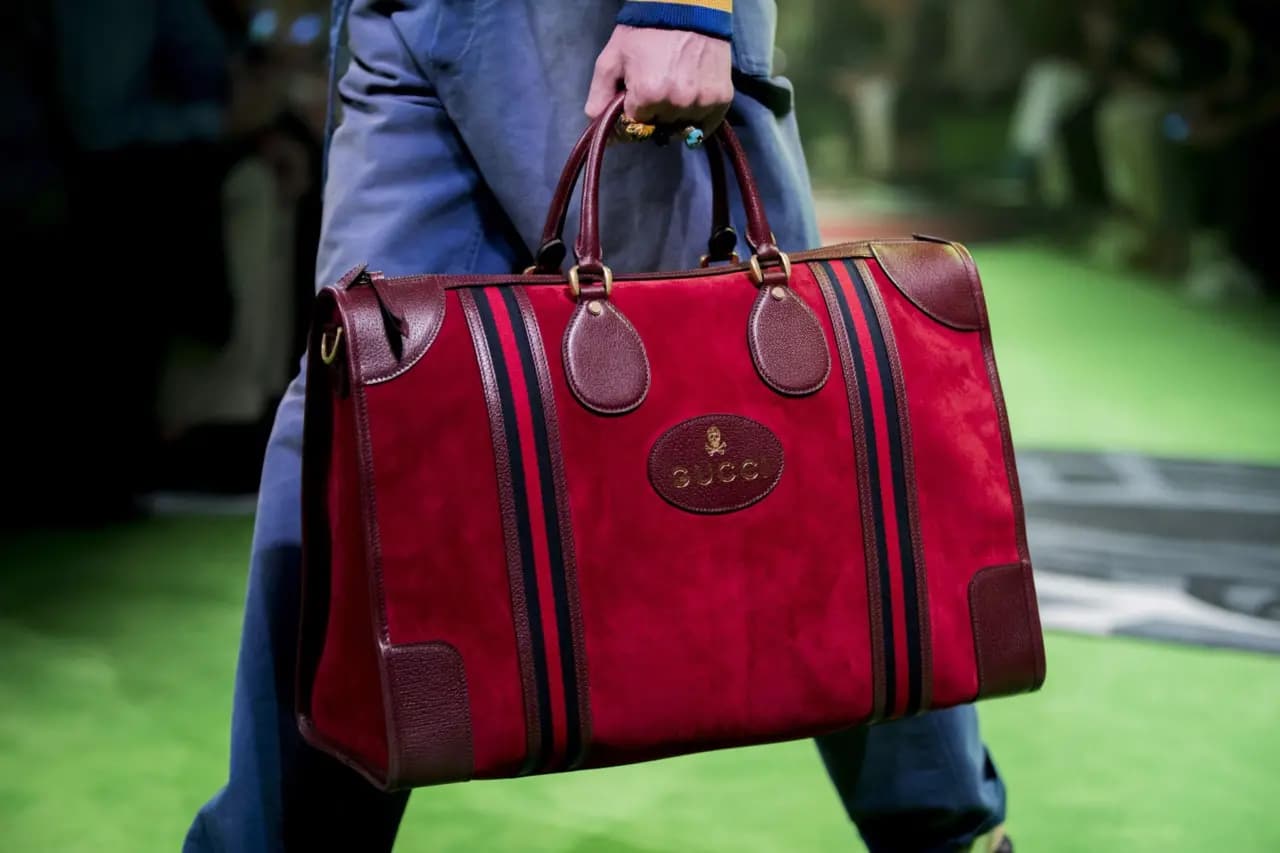 Những mẫu túi Gucci mà bất cứ quý ông nào cũng nên sở hửu Những mẫu túi Gucci mà bất cứ quý ông nào cũng nên sở hửu