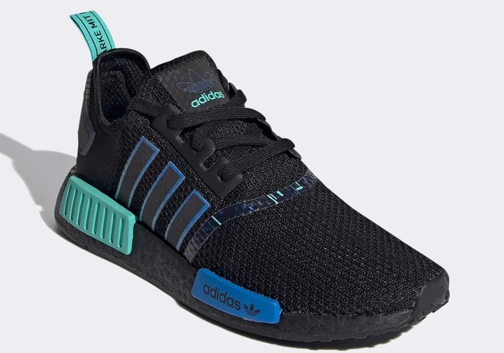 Adidas NMD R1 trở lại cùng đồ họa của tương lai trong “Gaming Pack” Adidas NMD R1 trở lại cùng đồ họa của tương lai trong “Gaming Pack”