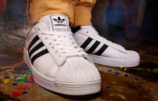 Câu chuyện đằng sau đôi giày biểu tượng huyền thoại Adidas Superstar Câu chuyện đằng sau đôi giày biểu tượng huyền thoại Adidas Superstar
