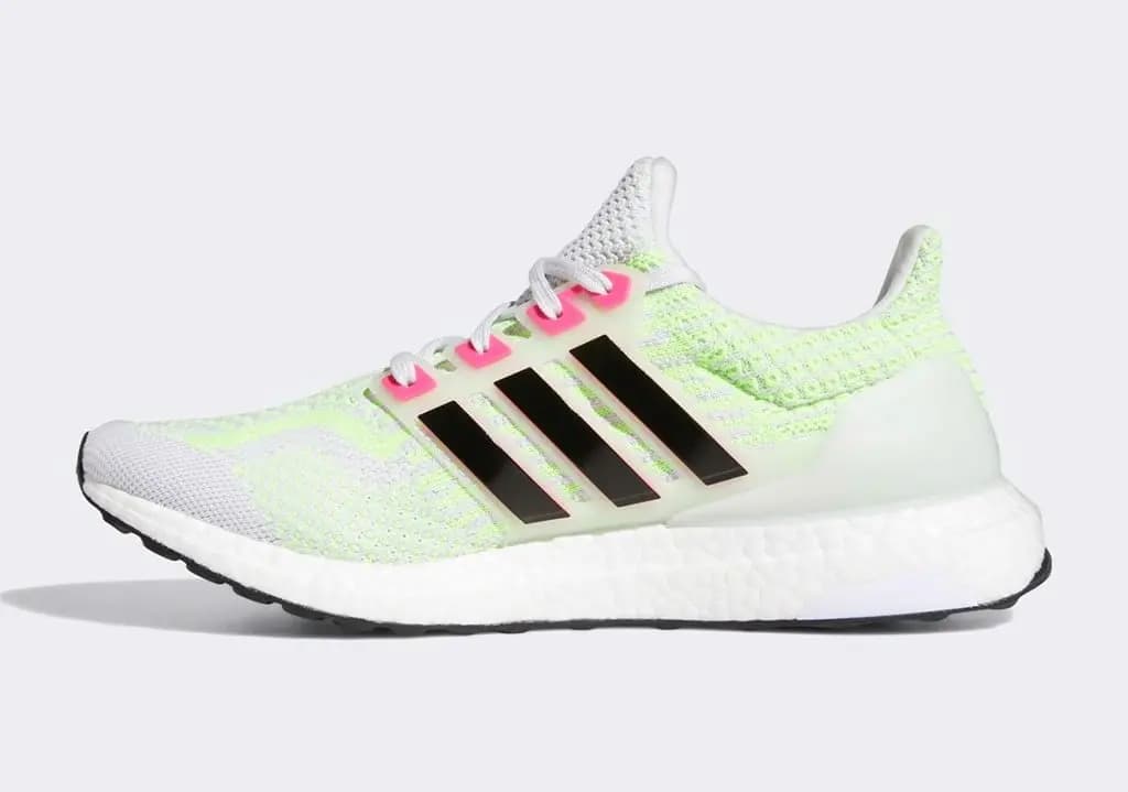 Adidas Ultra Boost DNA tiếp tục cho ra mắt phiên bản phát sáng trong đêm độc đáo Adidas Ultra Boost DNA tiếp tục cho ra mắt phiên bản phát sáng trong đêm độc đáo