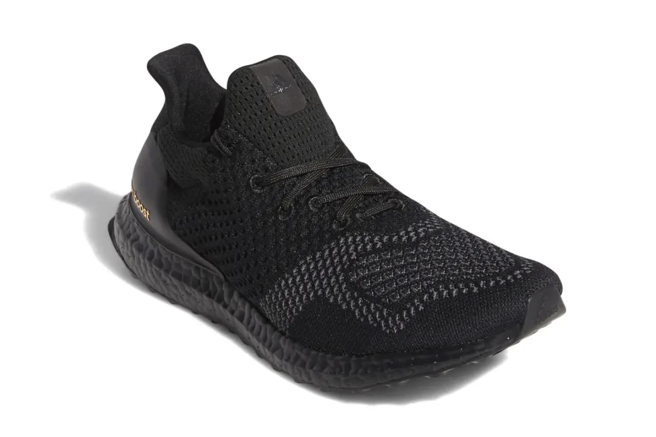 adidas UltraBOOST 1 DNA "Core Black" - nét đơn giản tạo nên điều khác biệt adidas UltraBOOST 1 DNA "Core Black" - nét đơn giản tạo nên điều khác biệt