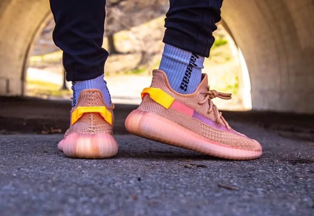 Legitcheck: Cách phân biệt Yeezy Boost 350 V2 "Clay" real và fake Legitcheck: Cách phân biệt Yeezy Boost 350 V2 "Clay" real và fake