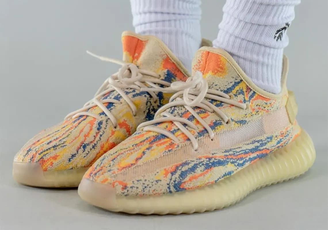Những hình ảnh chính thức của đôi adidas YEEZY BOOST 350 V2 "MX Oat" Những hình ảnh chính thức của đôi adidas YEEZY BOOST 350 V2 "MX Oat"