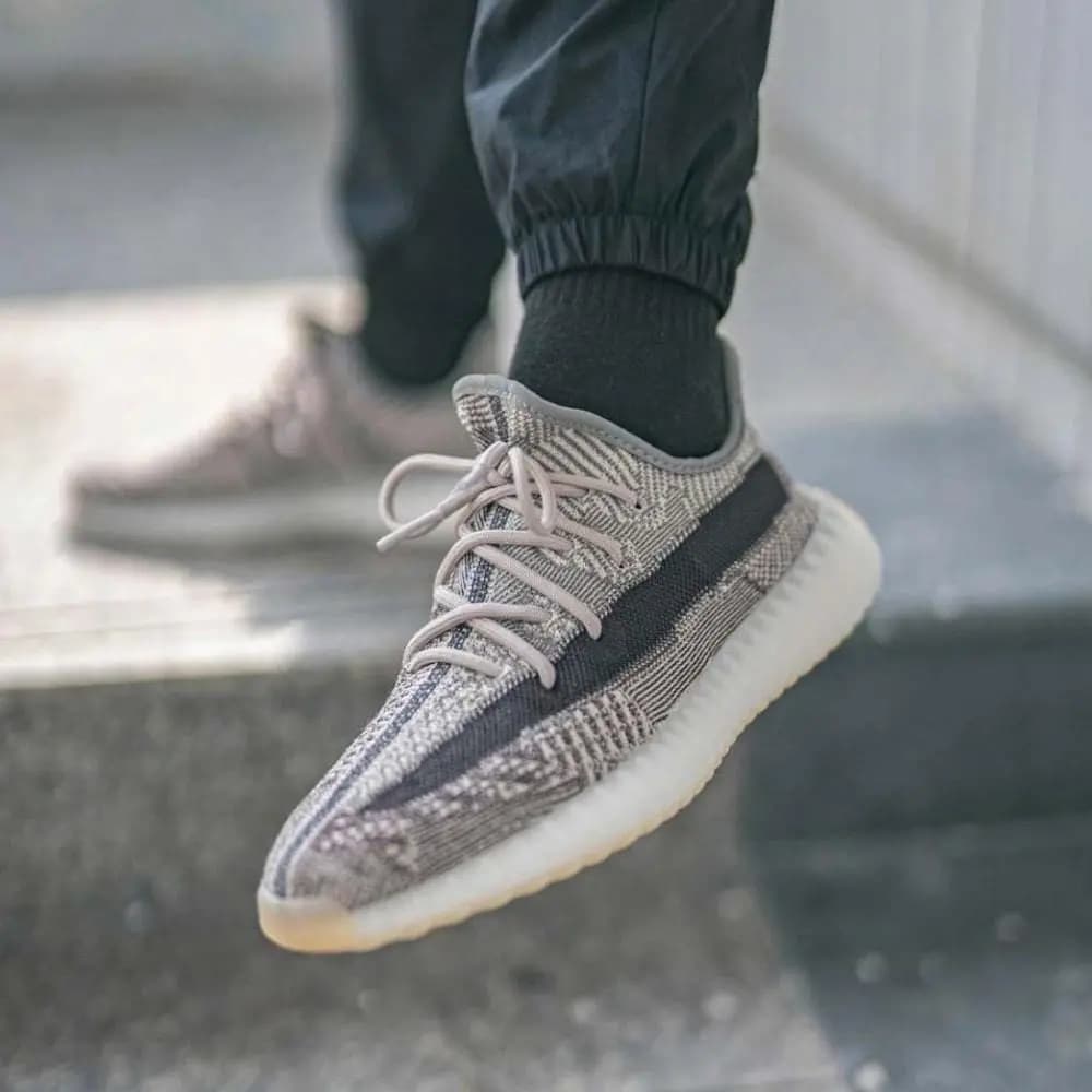Rò rỉ những hình ảnh đầu tiên về đôi giày Adidas Yeezy Boost 350 v2 "Zyon" Rò rỉ những hình ảnh đầu tiên về đôi giày Adidas Yeezy Boost 350 v2 "Zyon"