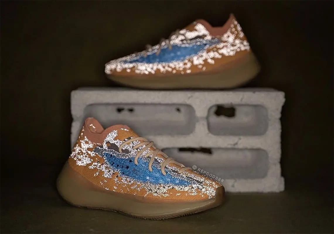 CẬN CẢNH CHI TIẾT Yeezy Boost 380 “Blue Oat” hay còn gọi là “Azure” CẬN CẢNH CHI TIẾT Yeezy Boost 380 “Blue Oat” hay còn gọi là “Azure”