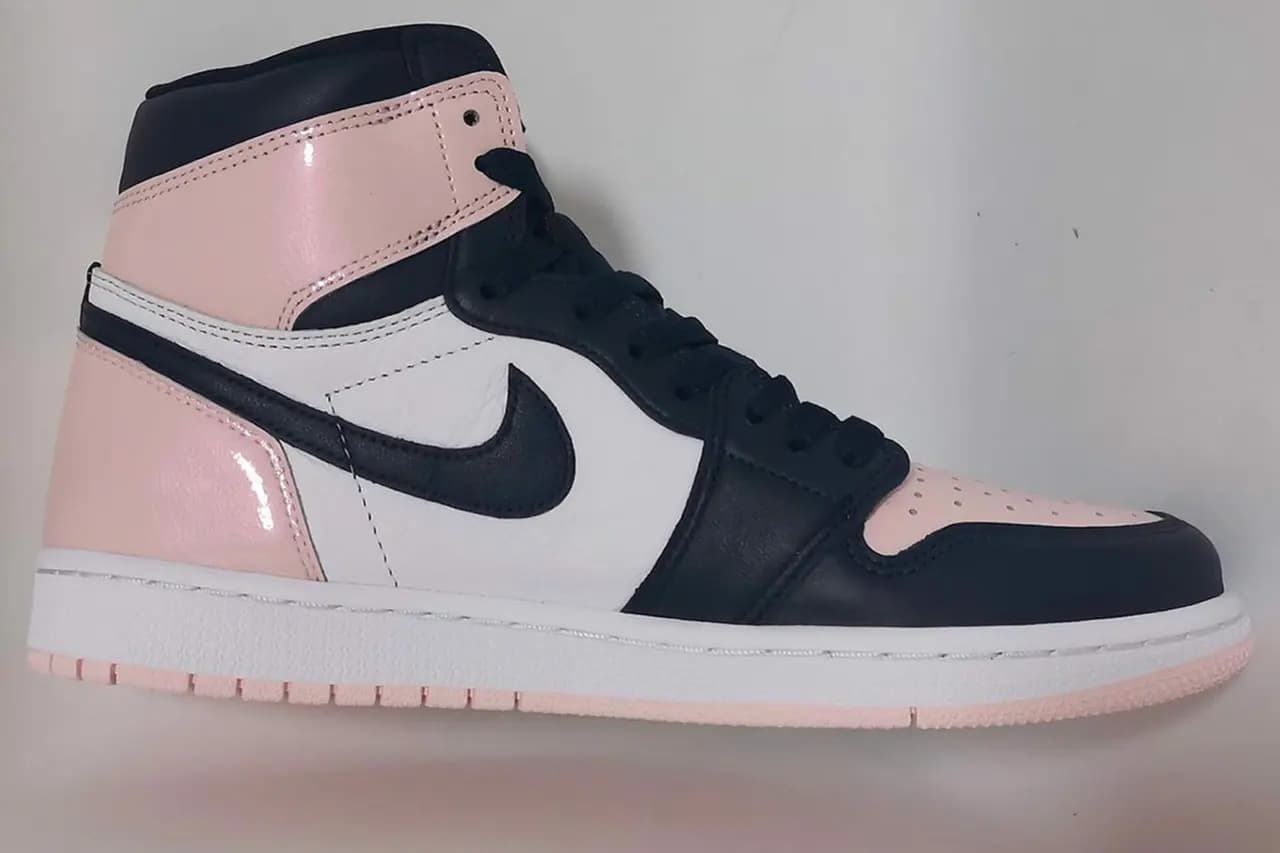 Những hình ảnh đầu tiên về Air Jordan 1 High "Atmosphere" Những hình ảnh đầu tiên về Air Jordan 1 High "Atmosphere"