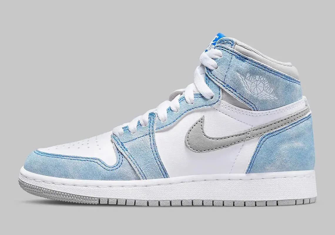 Air Jordan 1 High “Hyper Royal" - thiết kế đỉnh cao tiếp theo dành cho cả gia đình? Air Jordan 1 High “Hyper Royal" - thiết kế đỉnh cao tiếp theo dành cho cả gia đình?
