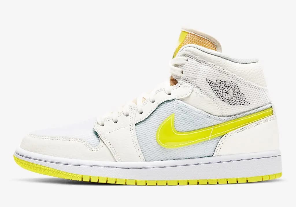 Jordan 1 Sail/LT Voltage Yellow II-White với phiên bản màu cực fresh cho một outfit phù hợp thời tiết Hà Nội vào thu Jordan 1 Sail/LT Voltage Yellow II-White với phiên bản màu cực fresh cho một outfit phù hợp thời tiết Hà Nội vào thu