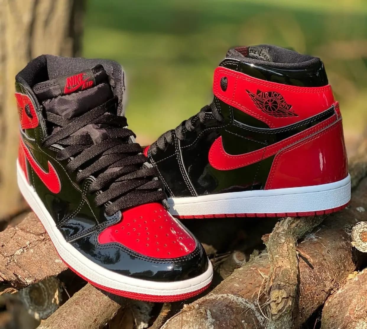 Nike Air Jordan 1 High OG "Patent Bred" sự mới lạ trong nét cổ điển Nike Air Jordan 1 High OG "Patent Bred" sự mới lạ trong nét cổ điển