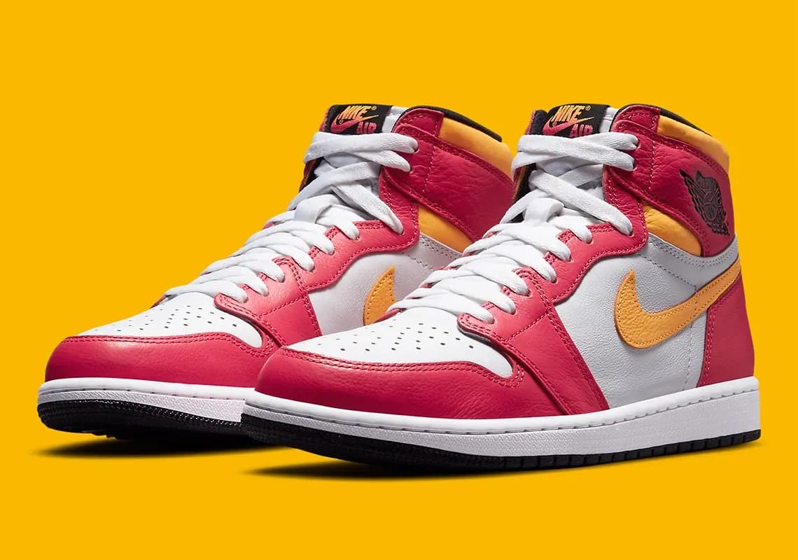 Air Jordan 1 “Light Fusion Red” - sự trở lại đầy nổi bật trong cái nắng hè Air Jordan 1 “Light Fusion Red” - sự trở lại đầy nổi bật trong cái nắng hè