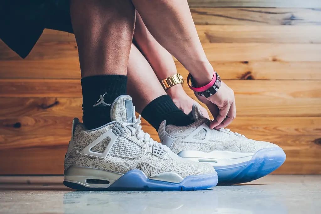 On-feet đôi What The Jordan 4 - Đôi giày đáng mong chờ nhất của năm On-feet đôi What The Jordan 4 - Đôi giày đáng mong chờ nhất của năm