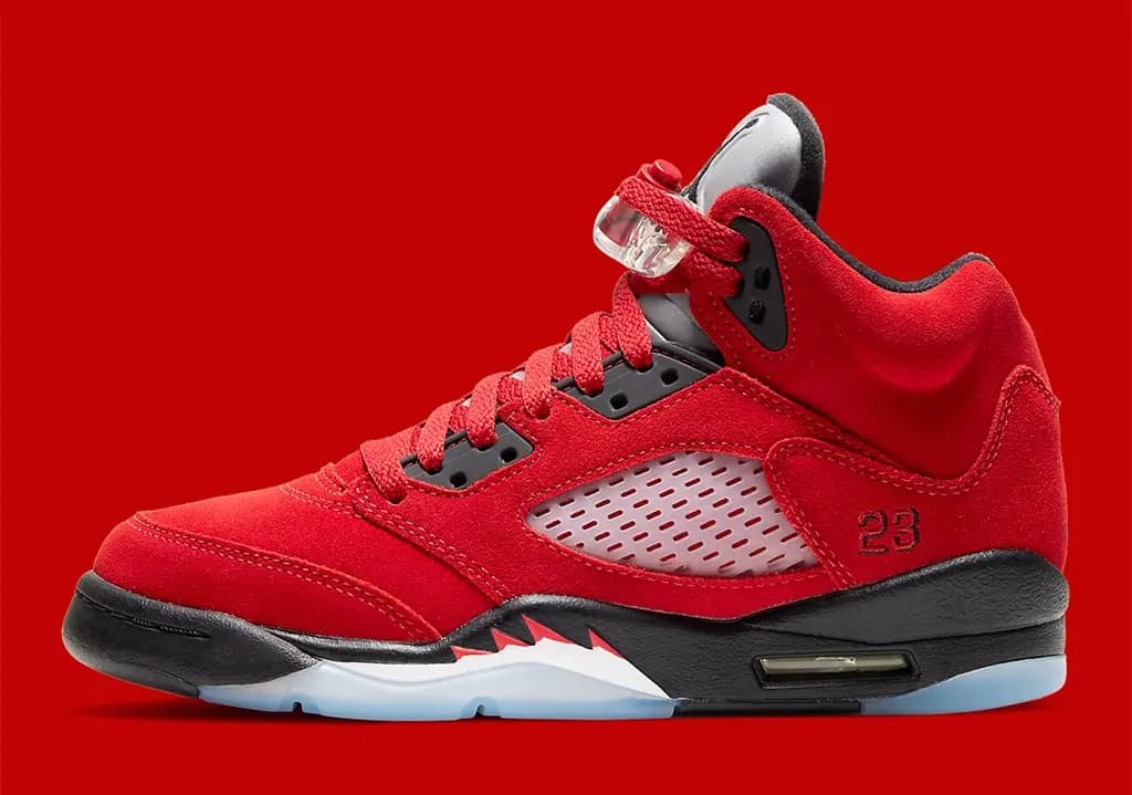 Air Jordan 5 Raging Bull với màu sắc chủ đạo quen thuộc Air Jordan 5 Raging Bull với màu sắc chủ đạo quen thuộc