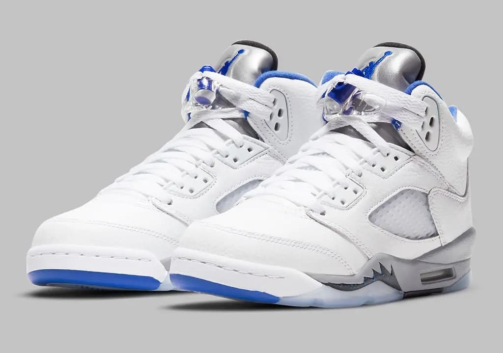 Air Jordan 5 “Stealth” từ 2006 chính thức trở lại và có mặt trong năm 2021 tới đây Air Jordan 5 “Stealth” từ 2006 chính thức trở lại và có mặt trong năm 2021 tới đây