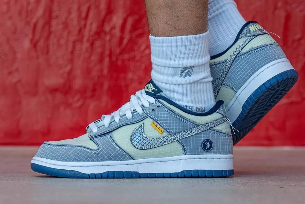 Hình ảnh onfeet của đôi Union x Nike Dunk Low "Midnight Navy" Hình ảnh onfeet của đôi Union x Nike Dunk Low "Midnight Navy"