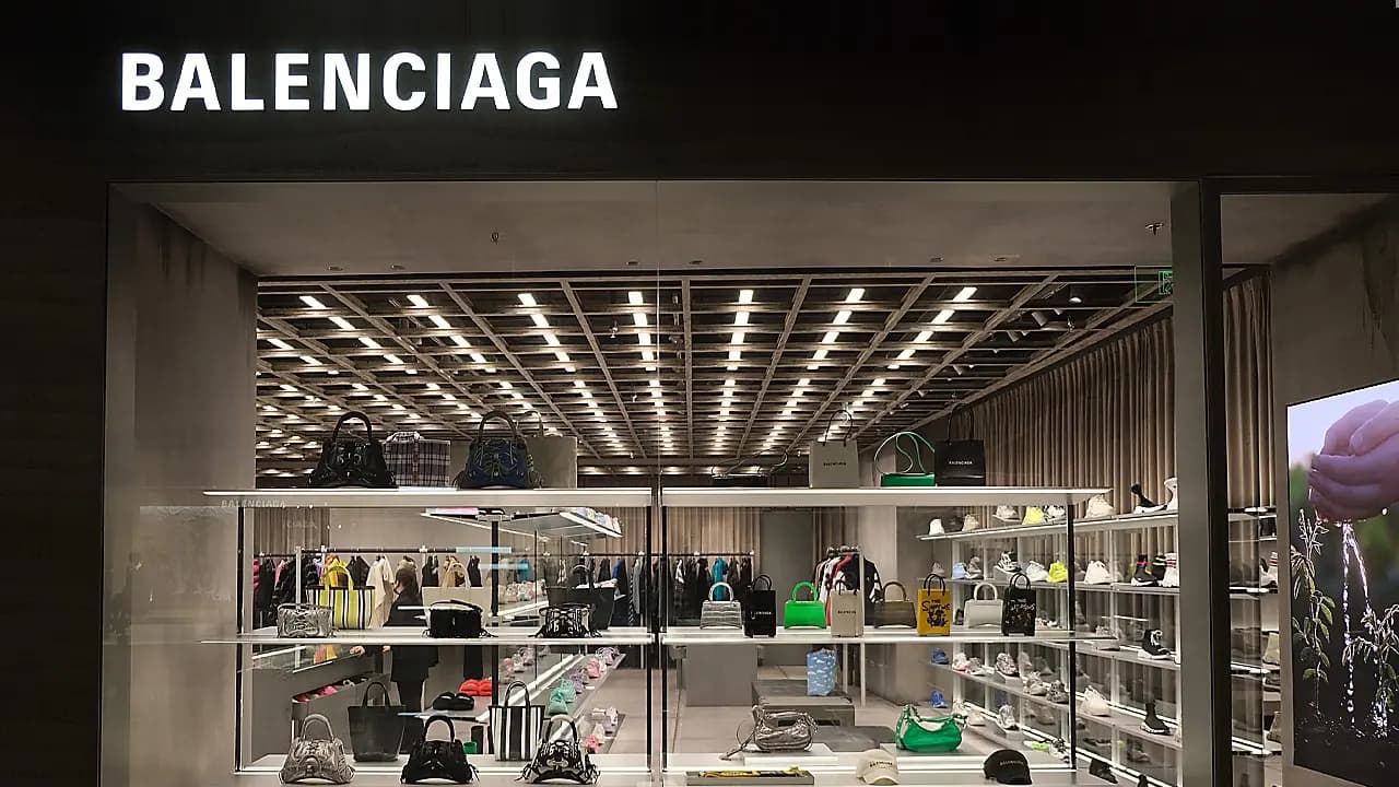 5 mẫu giày thể thao làm nên tên tuổi của thương hiệu Balenciaga 5 mẫu giày thể thao làm nên tên tuổi của thương hiệu Balenciaga