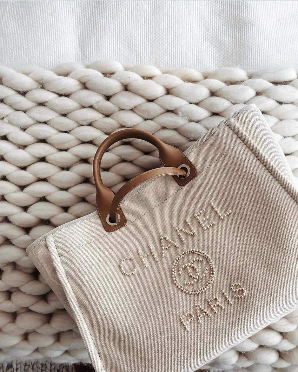 Legitcheck: Cách phân biệt túi Chanel Deauville Real và Fake Legitcheck: Cách phân biệt túi Chanel Deauville Real và Fake