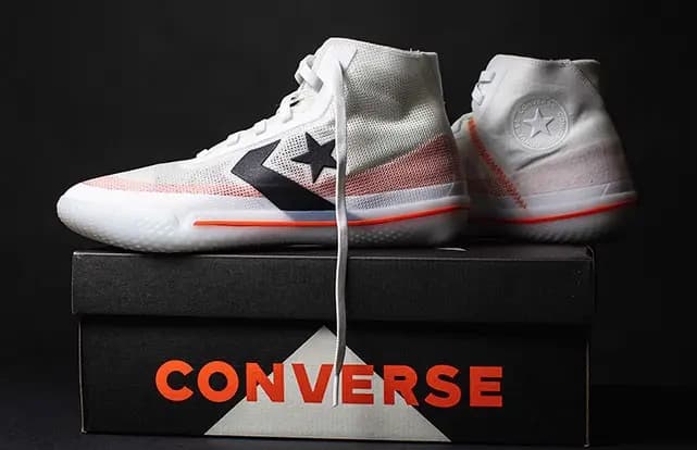 Converse Hoops – Gã khổng lồ trở lại với tham vọng Bá Vương một thời Converse Hoops – Gã khổng lồ trở lại với tham vọng Bá Vương một thời