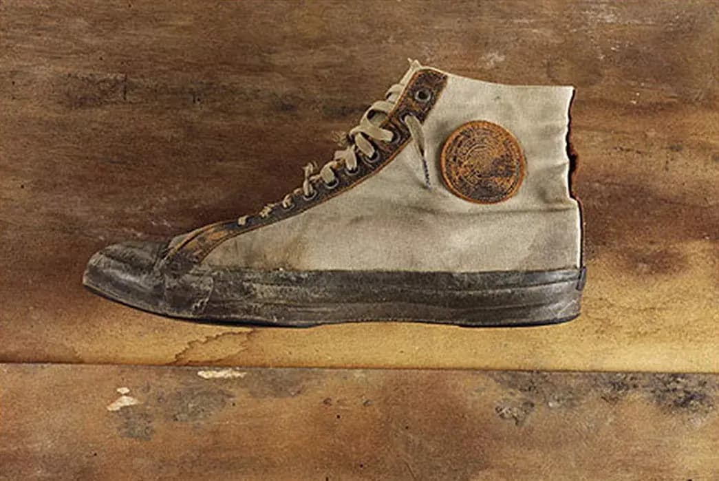 Converse - từ đôi giày bóng rổ đến biểu tượng phong cách sống Converse - từ đôi giày bóng rổ đến biểu tượng phong cách sống