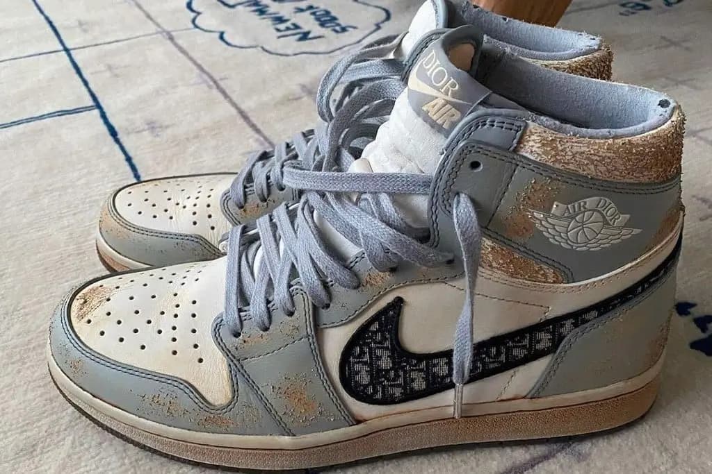 Đính chính lại tin đồn về người chơi hệ "phá hoại - thừa tiền" khi mang Jordan 1 Dior đi "cày cuốc" Đính chính lại tin đồn về người chơi hệ "phá hoại - thừa tiền" khi mang Jordan 1 Dior đi "cày cuốc"