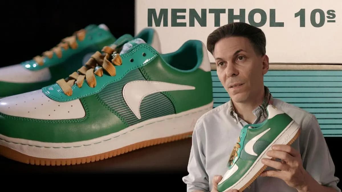 Dấu Swoosh ngược vụt sáng như một đấng tối thượng - Có phải Travis là người đầu tiên nghĩ ra? Dấu Swoosh ngược vụt sáng như một đấng tối thượng - Có phải Travis là người đầu tiên nghĩ ra?