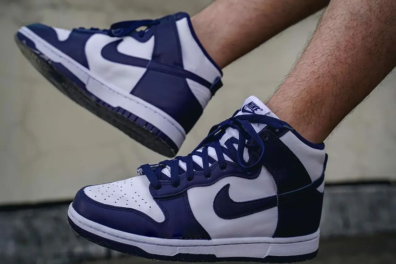Chiêm ngưỡng những hình ảnh chính thức của Nike Dunk High phối màu "Midnight Navy" Chiêm ngưỡng những hình ảnh chính thức của Nike Dunk High phối màu "Midnight Navy"