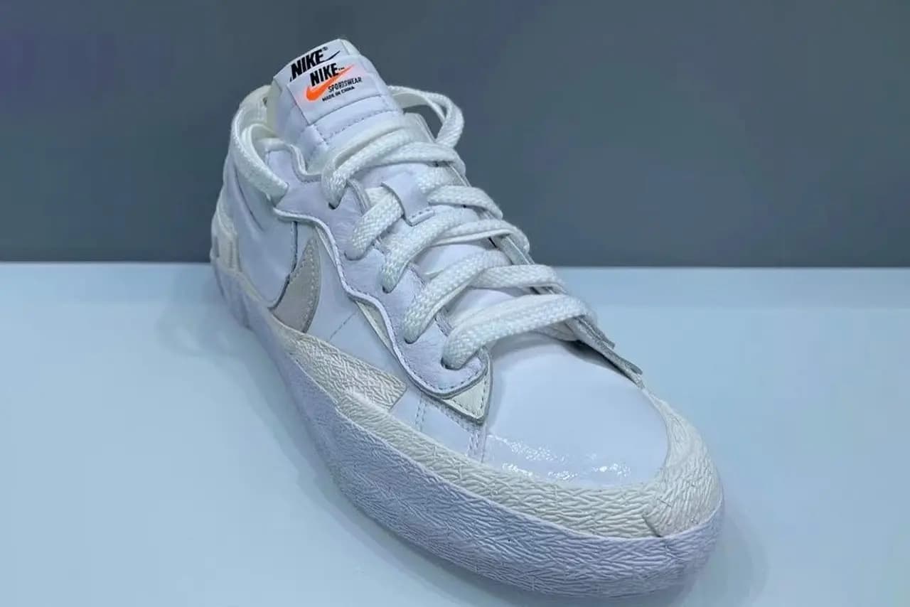 Hình ảnh đầu tiên về phiên bản Sacai x Nike Blazer Low "White/Grey" Hình ảnh đầu tiên về phiên bản Sacai x Nike Blazer Low "White/Grey"
