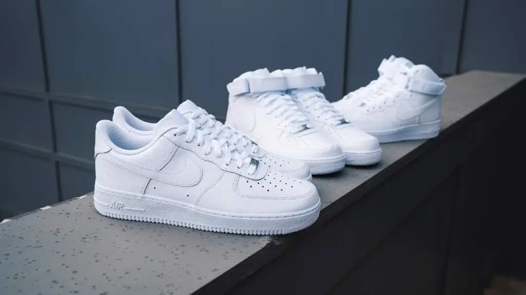 Hình ảnh chính thức của phiên bản Air Force 1 Low "Anniversary Edition" Hình ảnh chính thức của phiên bản Air Force 1 Low "Anniversary Edition"