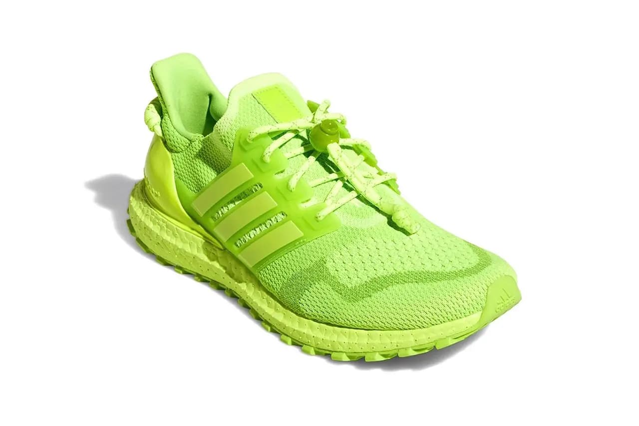 Beyoncé IVY PARK x adidas UltraBOOST xuất hiện trong tông màu "Electric Green" Beyoncé IVY PARK x adidas UltraBOOST xuất hiện trong tông màu "Electric Green"