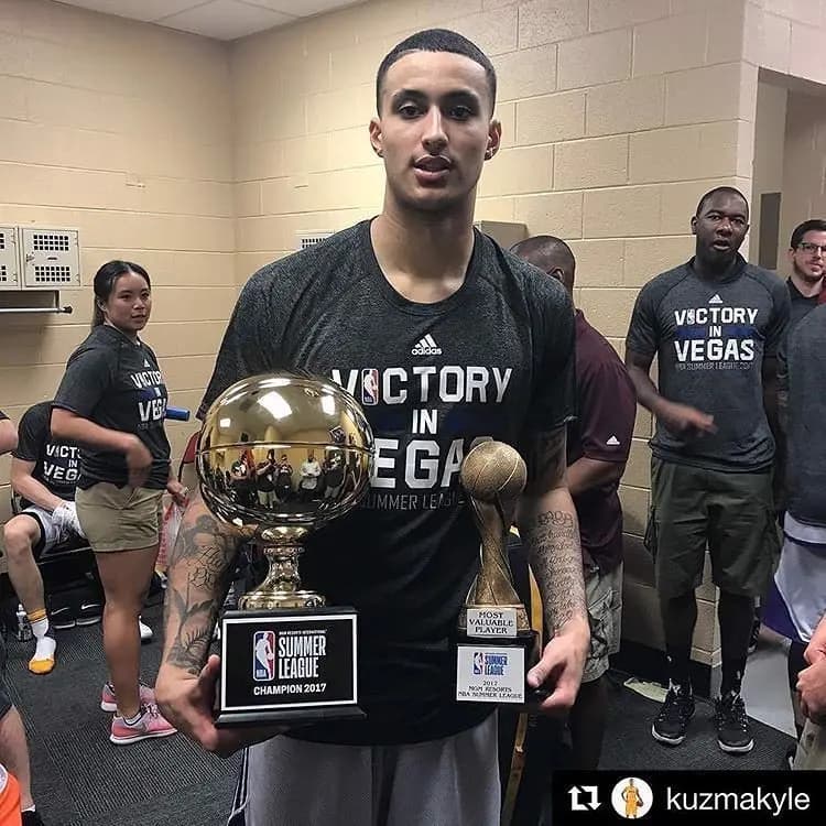 Kyle Kuzma và Rhuigi Villaseñor cho ra mắt mẫu giày Puma bất chấp mọi giới hạn Kyle Kuzma và Rhuigi Villaseñor cho ra mắt mẫu giày Puma bất chấp mọi giới hạn