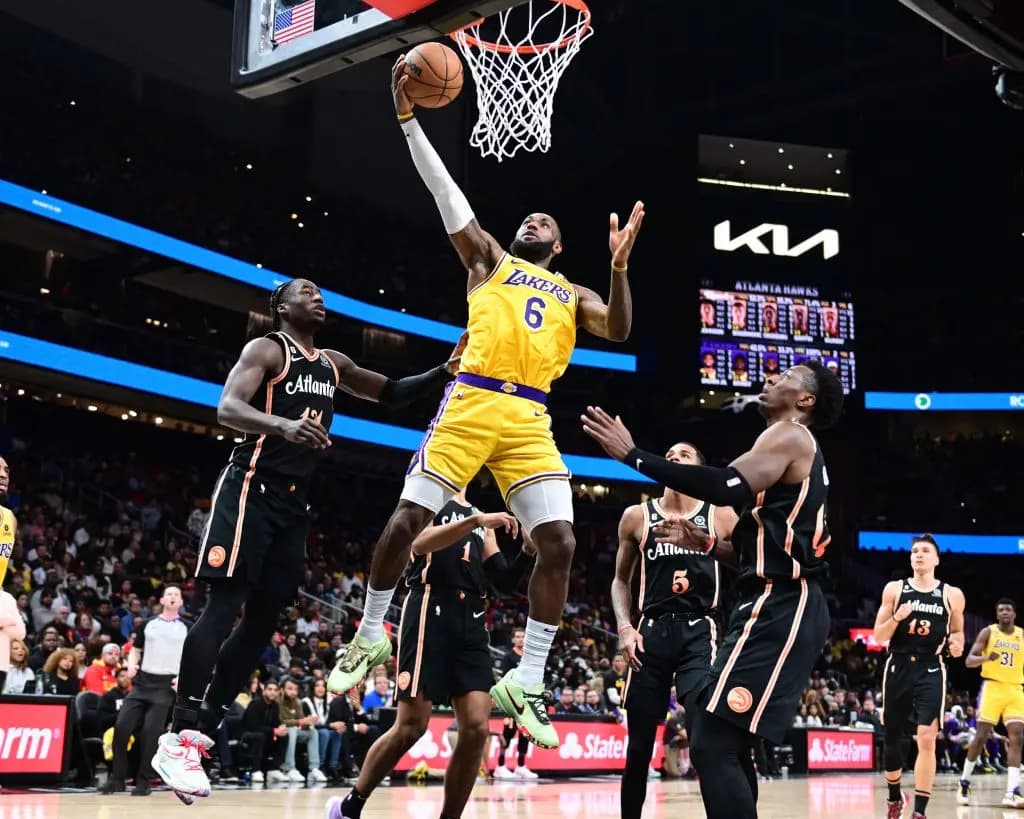 "King James" vận động viên bóng rổ vĩ đại nhất mọi thời đại (Phần 1) "King James" vận động viên bóng rổ vĩ đại nhất mọi thời đại (Phần 1)